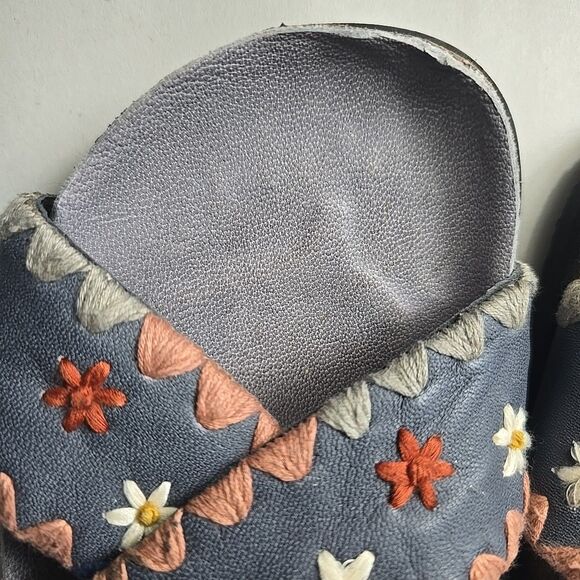Free People Wildflowers Crossband Sandals Embroidered Floral Leather Slide 38.5 - Picture 2 of 7